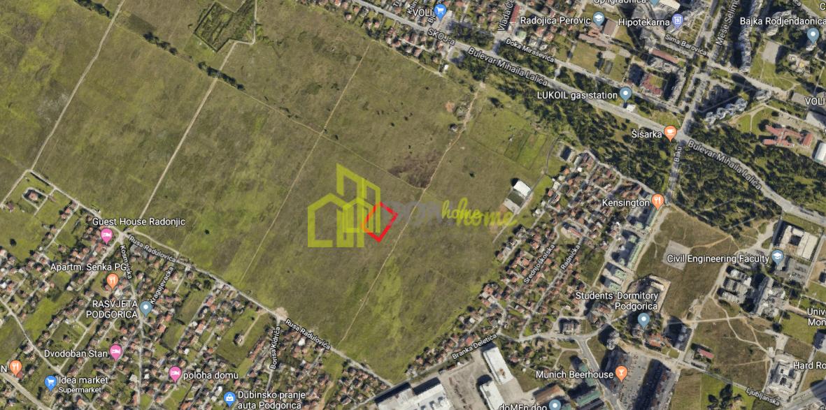 Plac 1004m2, Sadine