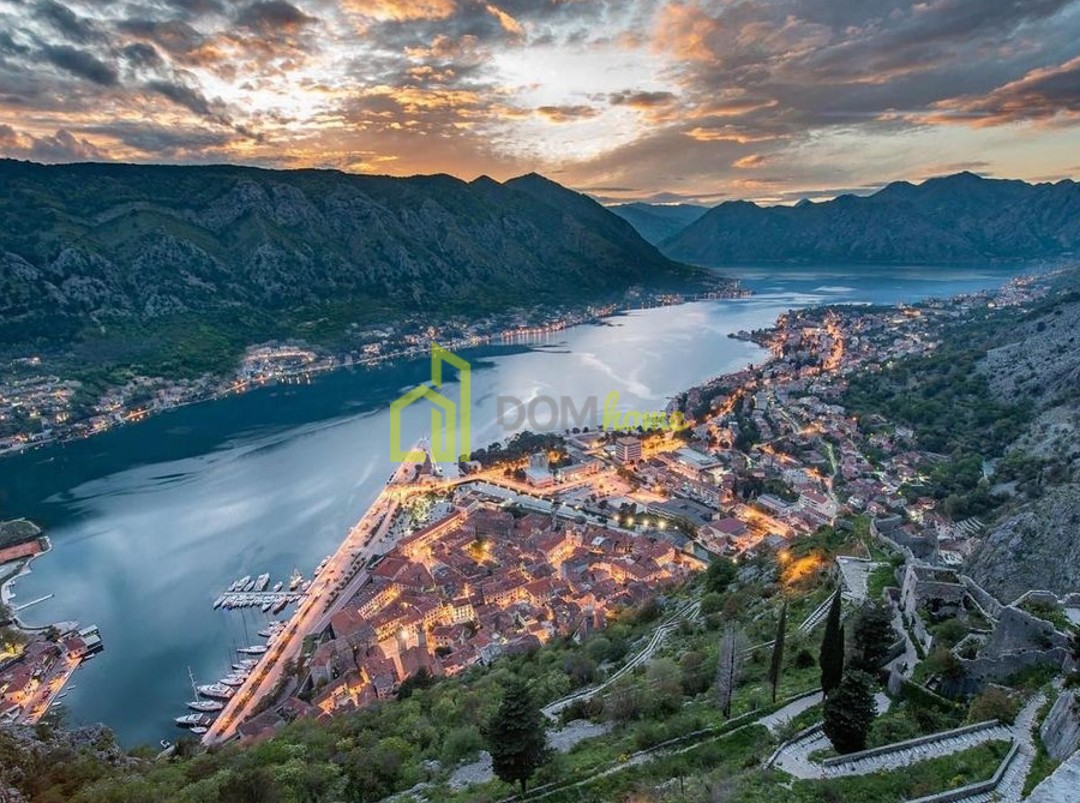 Kuća 300m2, Kotor